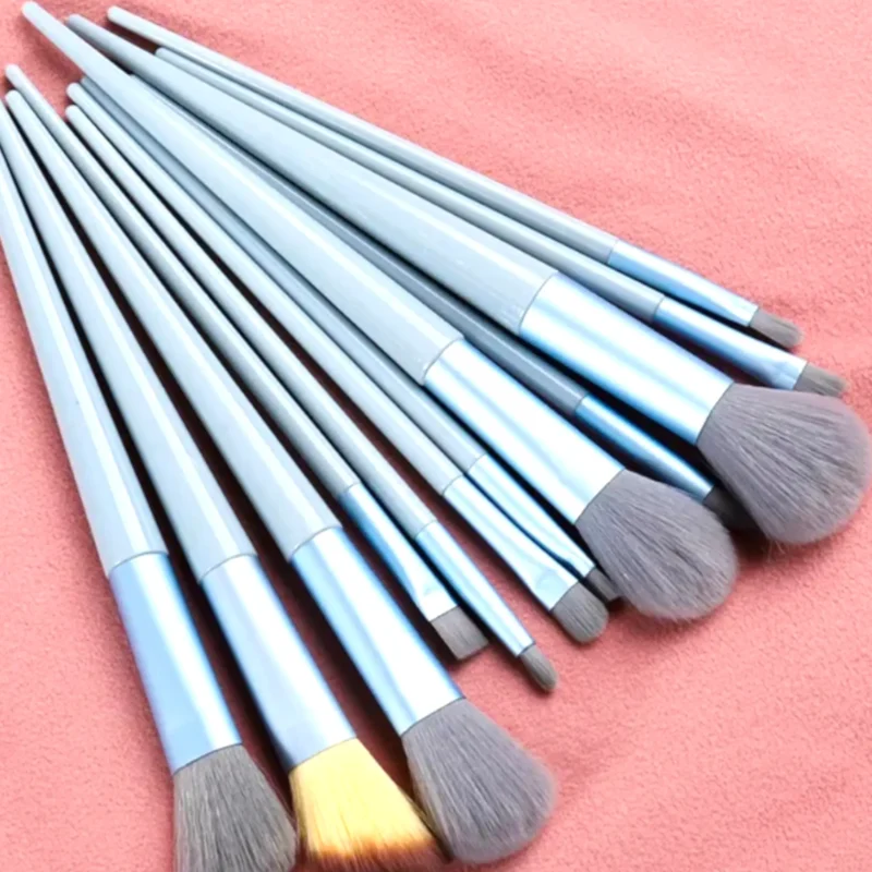Makeup brushes