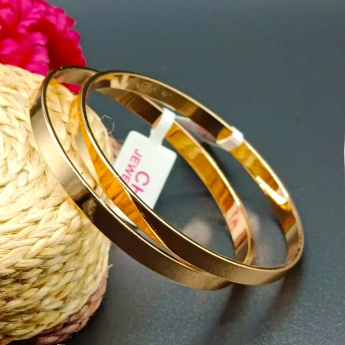 Beautiful kangan kundan bangles